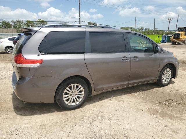 Photo 2 VIN: 5TDYK3DC7BS133535 - TOYOTA SIENNA XLE 