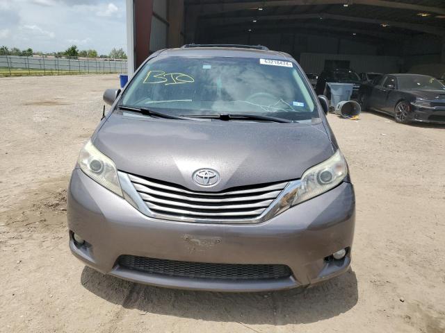 Photo 4 VIN: 5TDYK3DC7BS133535 - TOYOTA SIENNA XLE 