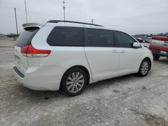 Photo 2 VIN: 5TDYK3DC7BS134538 - TOYOTA SIENNA XLE 