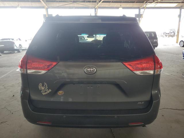 Photo 5 VIN: 5TDYK3DC7BS137262 - TOYOTA SIENNA XLE 