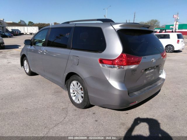 Photo 2 VIN: 5TDYK3DC7BS146446 - TOYOTA SIENNA 