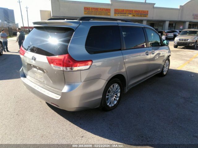 Photo 3 VIN: 5TDYK3DC7BS146446 - TOYOTA SIENNA 