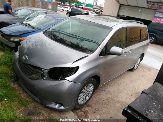 Photo 1 VIN: 5TDYK3DC7BS146446 - TOYOTA SIENNA 