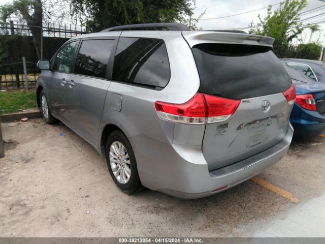 Photo 2 VIN: 5TDYK3DC7BS146446 - TOYOTA SIENNA 