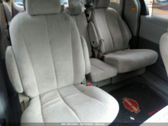 Photo 7 VIN: 5TDYK3DC7BS146446 - TOYOTA SIENNA 