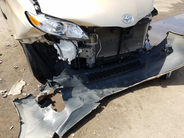 Photo 8 VIN: 5TDYK3DC7BS150562 - TOYOTA SIENNA XLE 