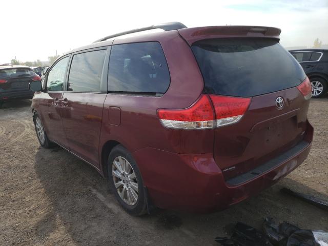 Photo 2 VIN: 5TDYK3DC7BS169810 - TOYOTA SIENNA XLE 