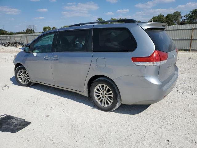 Photo 1 VIN: 5TDYK3DC7CS183918 - TOYOTA SIENNA XLE 