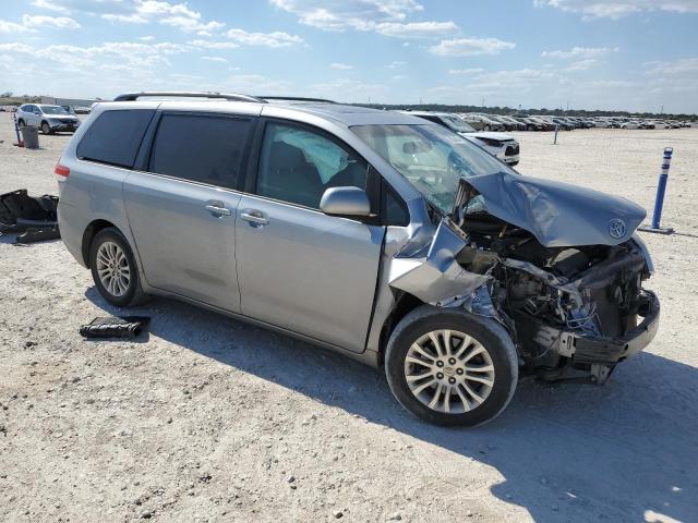 Photo 3 VIN: 5TDYK3DC7CS183918 - TOYOTA SIENNA XLE 