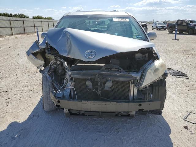 Photo 4 VIN: 5TDYK3DC7CS183918 - TOYOTA SIENNA XLE 