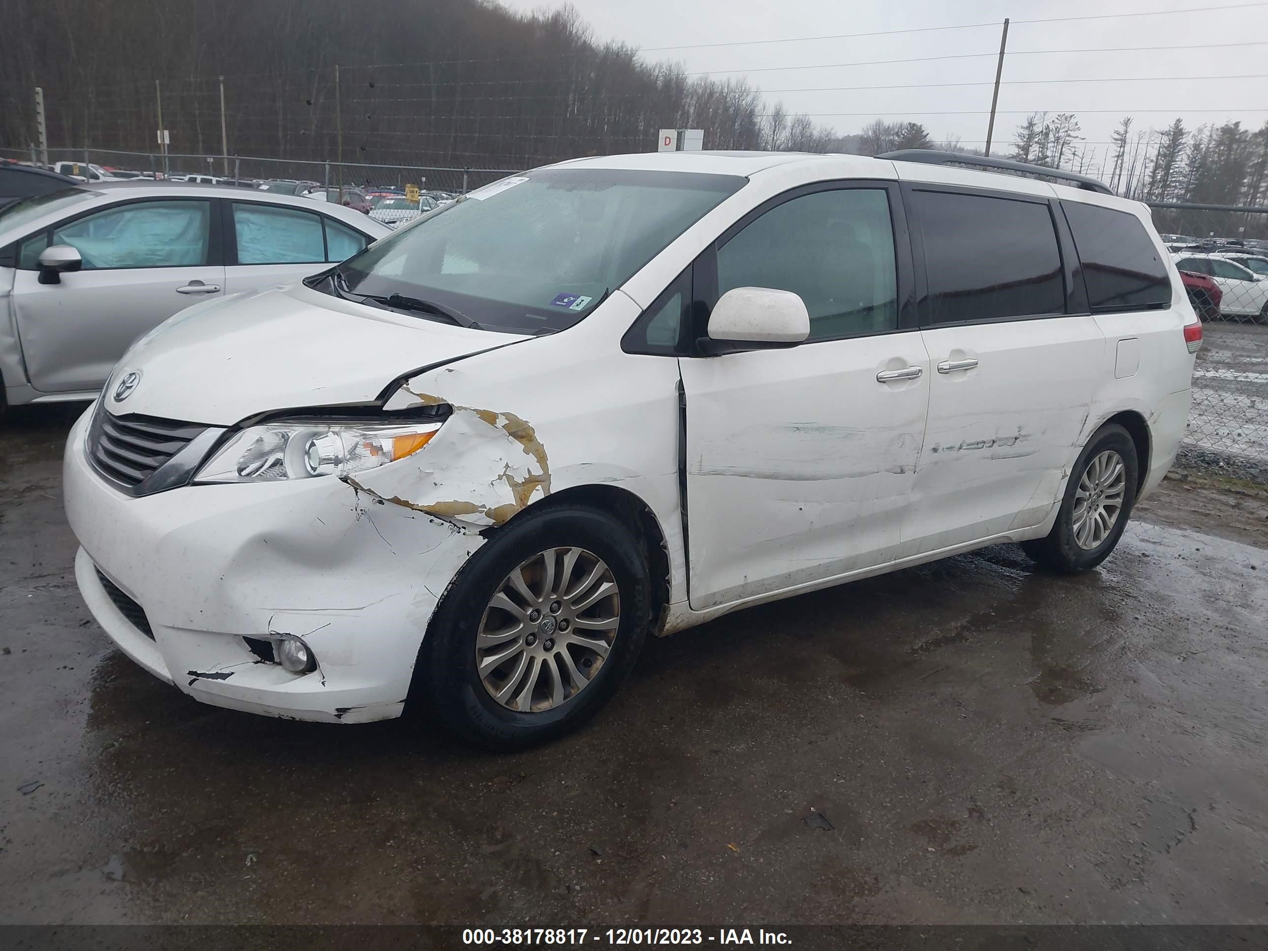 Photo 1 VIN: 5TDYK3DC7CS186785 - TOYOTA SIENNA 