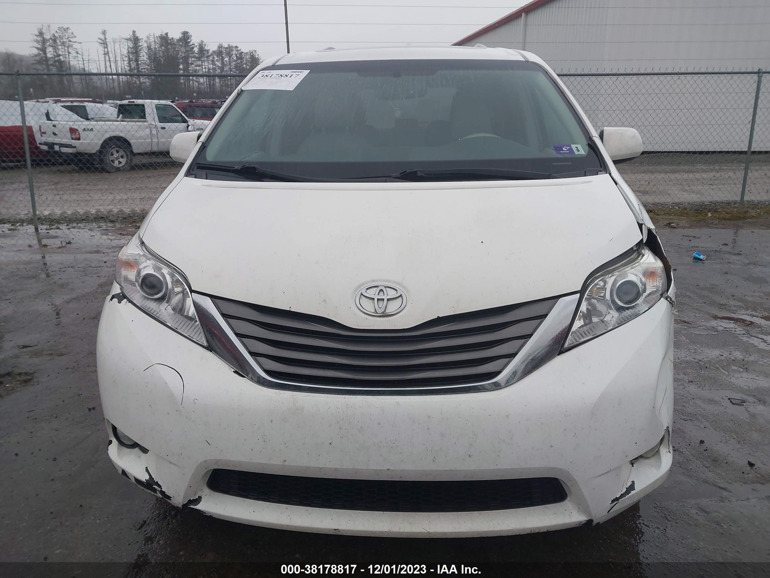 Photo 11 VIN: 5TDYK3DC7CS186785 - TOYOTA SIENNA 