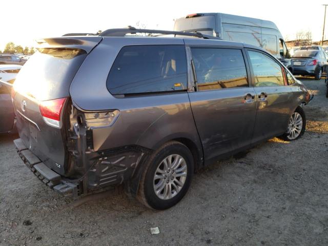 Photo 2 VIN: 5TDYK3DC7CS187046 - TOYOTA SIENNA XLE 