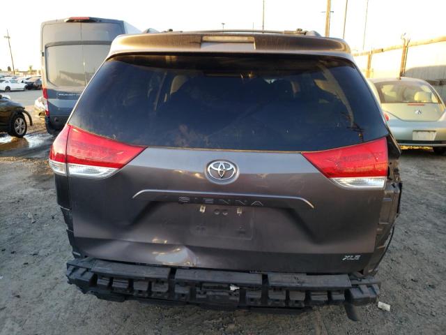 Photo 5 VIN: 5TDYK3DC7CS187046 - TOYOTA SIENNA XLE 