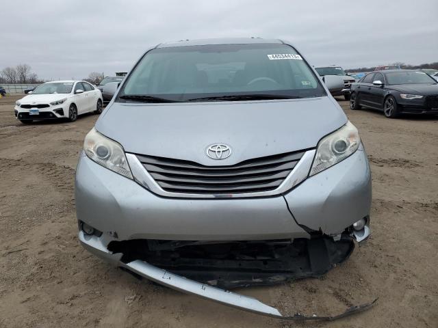 Photo 4 VIN: 5TDYK3DC7CS209997 - TOYOTA SIENNA XLE 