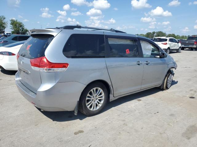 Photo 2 VIN: 5TDYK3DC7CS223625 - TOYOTA SIENNA XLE 