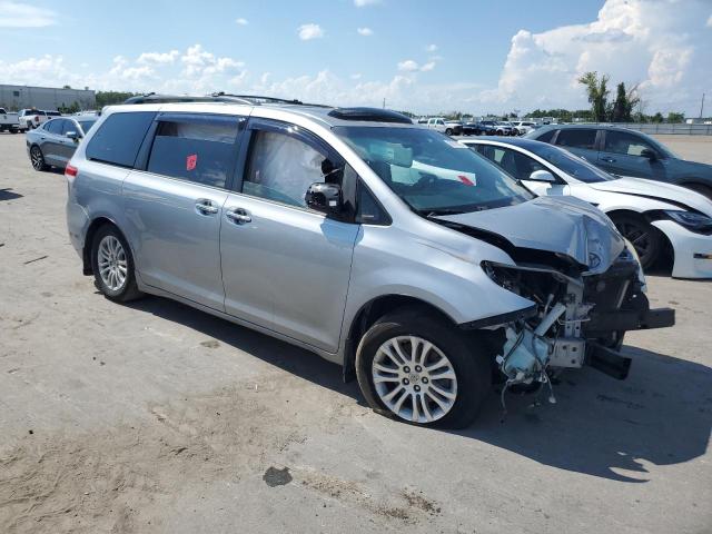 Photo 3 VIN: 5TDYK3DC7CS223625 - TOYOTA SIENNA XLE 