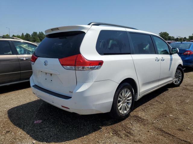 Photo 2 VIN: 5TDYK3DC7CS225567 - TOYOTA SIENNA XLE 