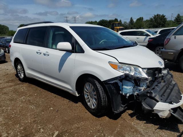 Photo 3 VIN: 5TDYK3DC7CS225567 - TOYOTA SIENNA XLE 