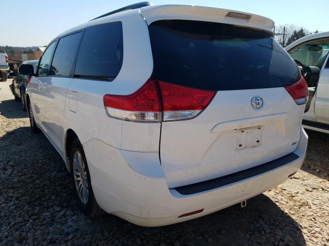 Photo 2 VIN: 5TDYK3DC7CS251067 - TOYOTA SIENNA XLE 