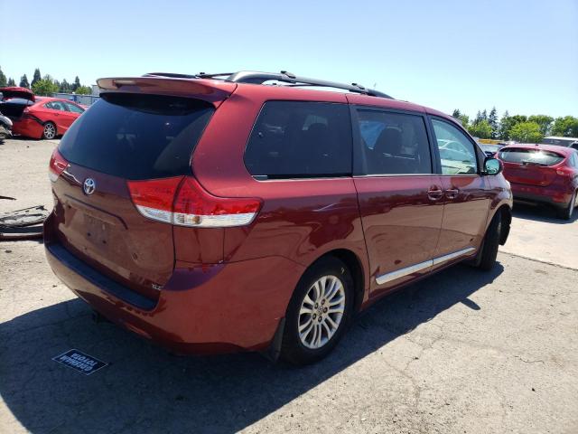 Photo 2 VIN: 5TDYK3DC7CS252526 - TOYOTA SIENNA XLE 