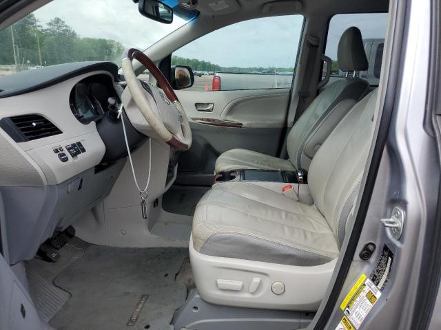 Photo 6 VIN: 5TDYK3DC7CS255779 - TOYOTA SIENNA XLE 