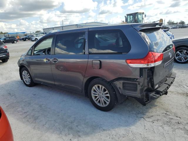 Photo 1 VIN: 5TDYK3DC7CS270976 - TOYOTA SIENNA XLE 