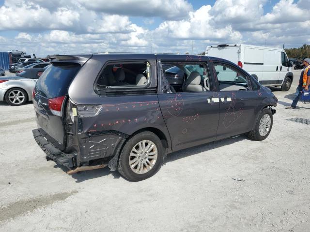 Photo 2 VIN: 5TDYK3DC7CS270976 - TOYOTA SIENNA XLE 