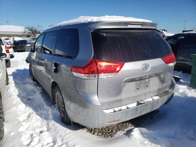 Photo 2 VIN: 5TDYK3DC7CS271416 - TOYOTA SIENNA XLE 