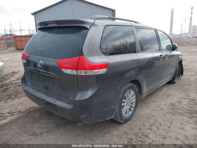 Photo 3 VIN: 5TDYK3DC7CS272825 - TOYOTA SIENNA 