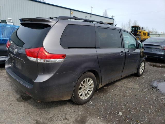 Photo 2 VIN: 5TDYK3DC7DS282966 - TOYOTA SIENNA XLE 