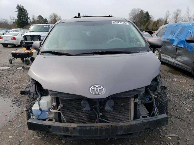 Photo 4 VIN: 5TDYK3DC7DS282966 - TOYOTA SIENNA XLE 