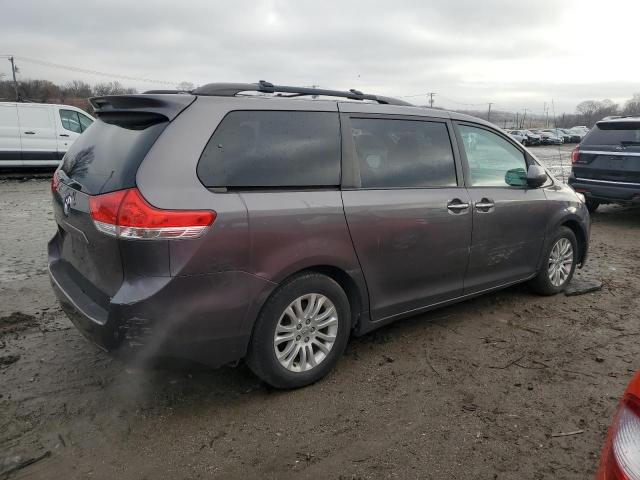 Photo 2 VIN: 5TDYK3DC7DS308952 - TOYOTA SIENNA XLE 