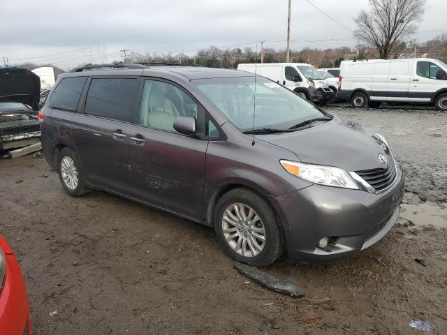 Photo 3 VIN: 5TDYK3DC7DS308952 - TOYOTA SIENNA XLE 