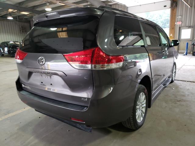 Photo 3 VIN: 5TDYK3DC7DS310930 - TOYOTA SIENNA XLE 