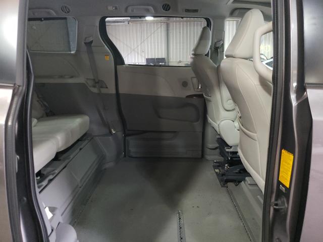 Photo 5 VIN: 5TDYK3DC7DS310930 - TOYOTA SIENNA XLE 