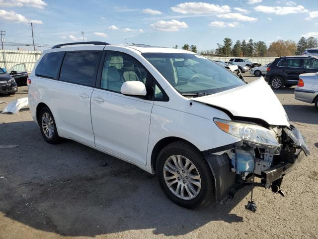 Photo 3 VIN: 5TDYK3DC7DS314945 - TOYOTA SIENNA XLE 