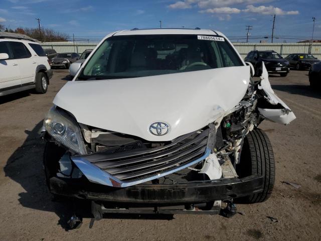 Photo 4 VIN: 5TDYK3DC7DS314945 - TOYOTA SIENNA XLE 