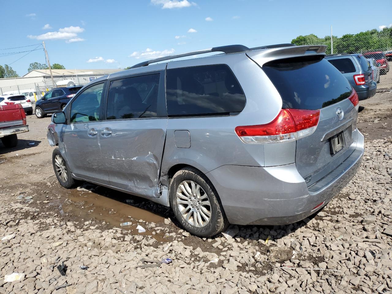 Photo 1 VIN: 5TDYK3DC7DS317778 - TOYOTA SIENNA 