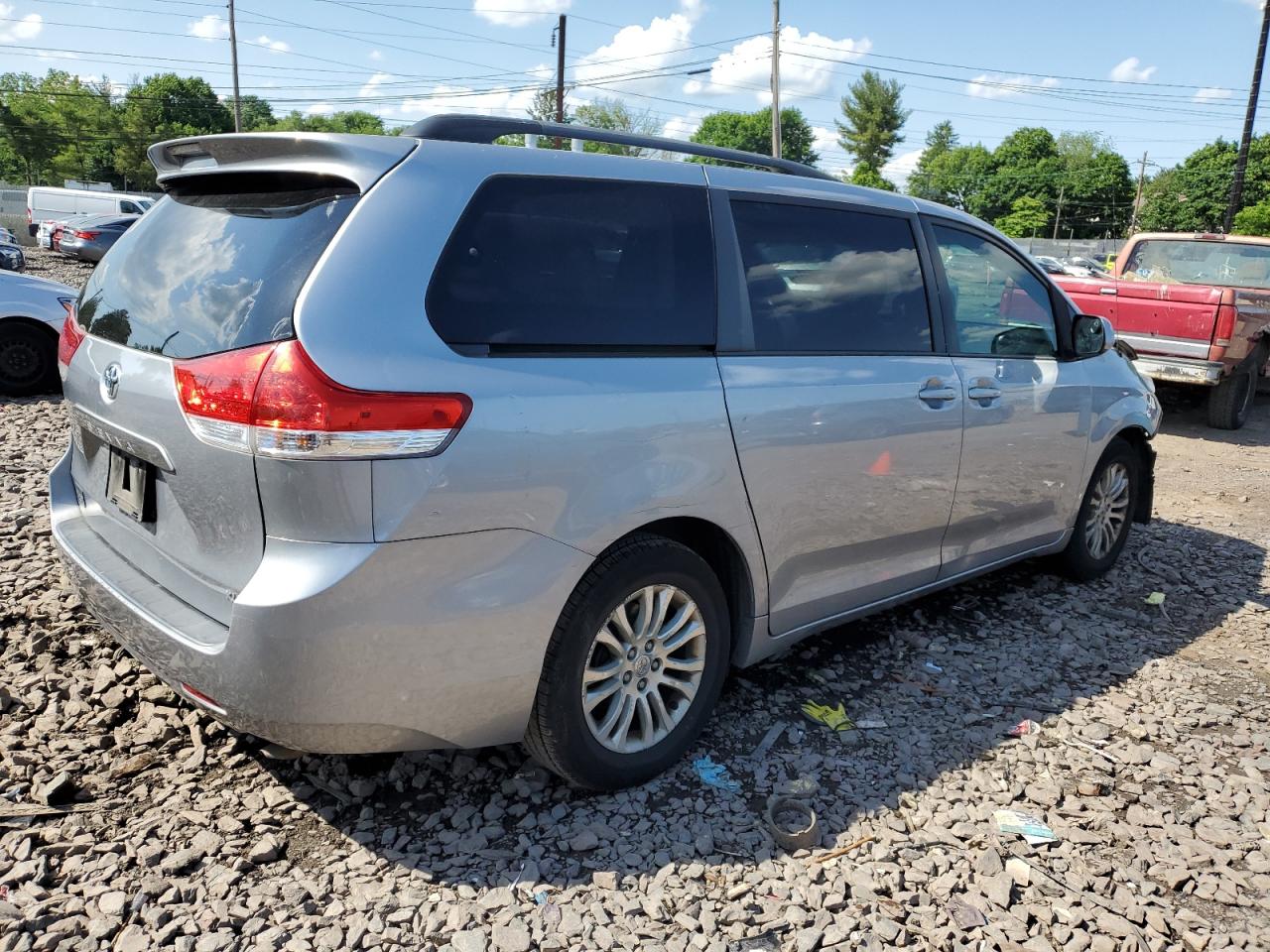 Photo 2 VIN: 5TDYK3DC7DS317778 - TOYOTA SIENNA 