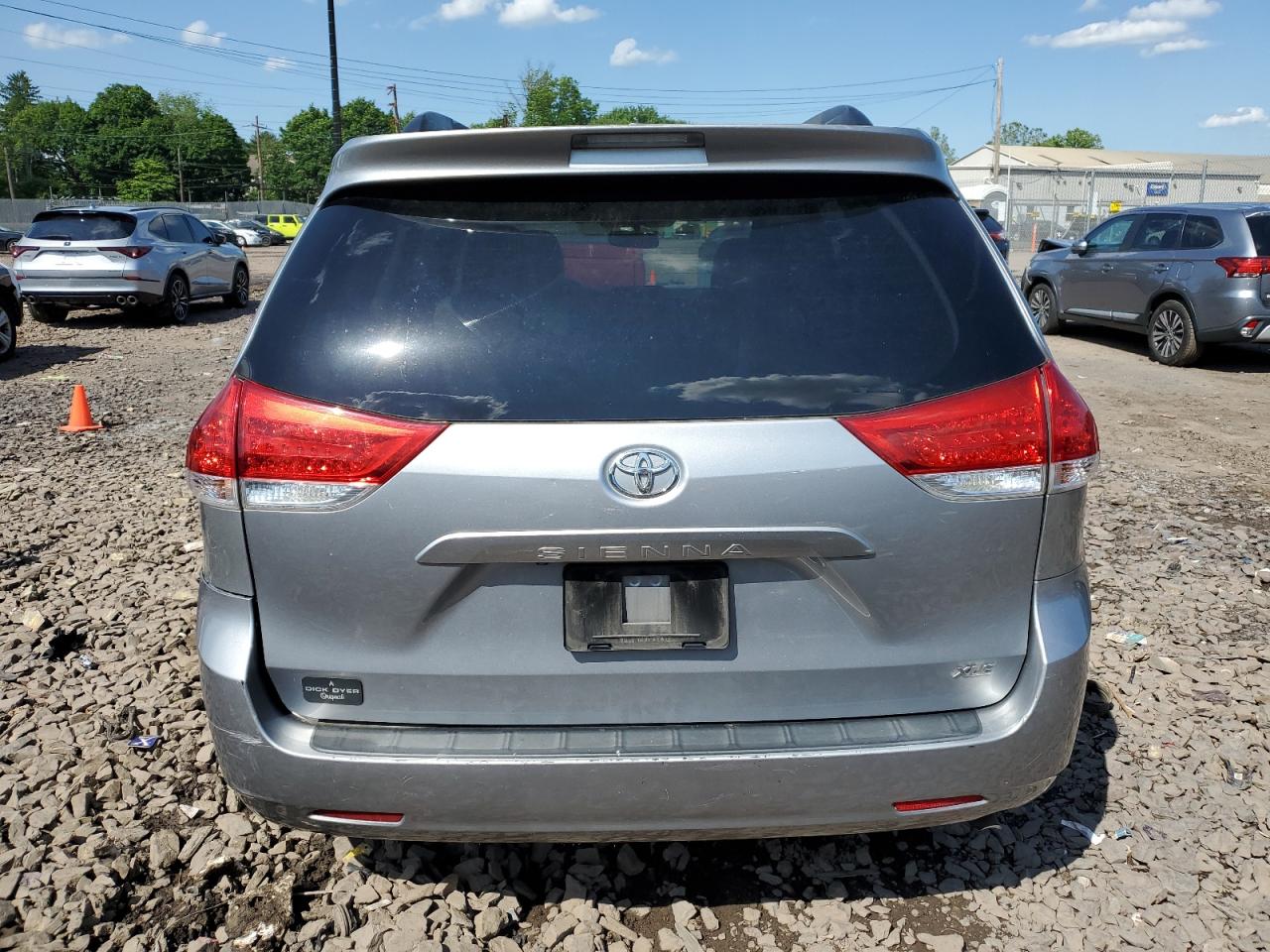 Photo 5 VIN: 5TDYK3DC7DS317778 - TOYOTA SIENNA 