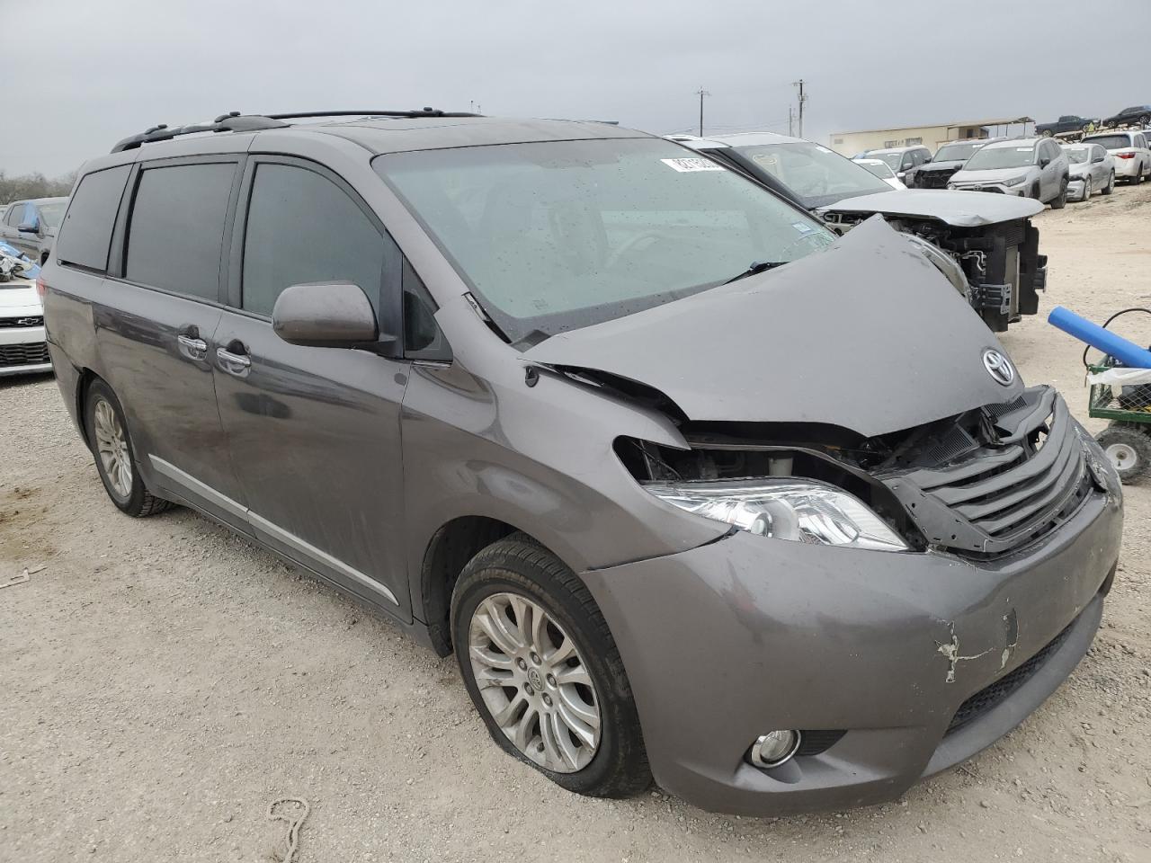 Photo 3 VIN: 5TDYK3DC7DS328165 - TOYOTA SIENNA 