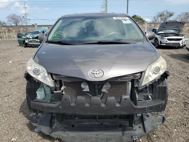 Photo 4 VIN: 5TDYK3DC7DS365751 - TOYOTA SIENNA XLE 