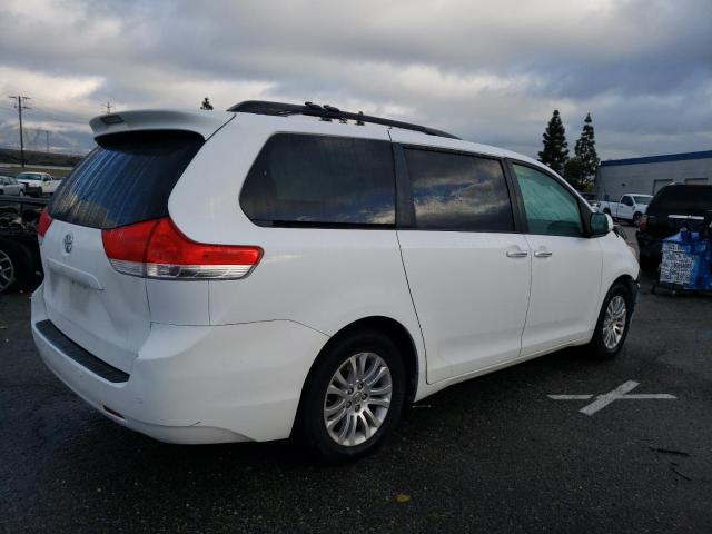 Photo 2 VIN: 5TDYK3DC7DS369475 - TOYOTA SIENNA XLE 