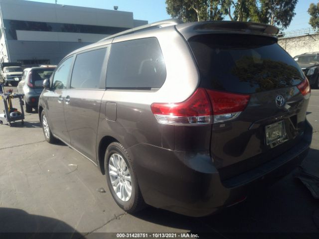 Photo 2 VIN: 5TDYK3DC7DS377950 - TOYOTA SIENNA 