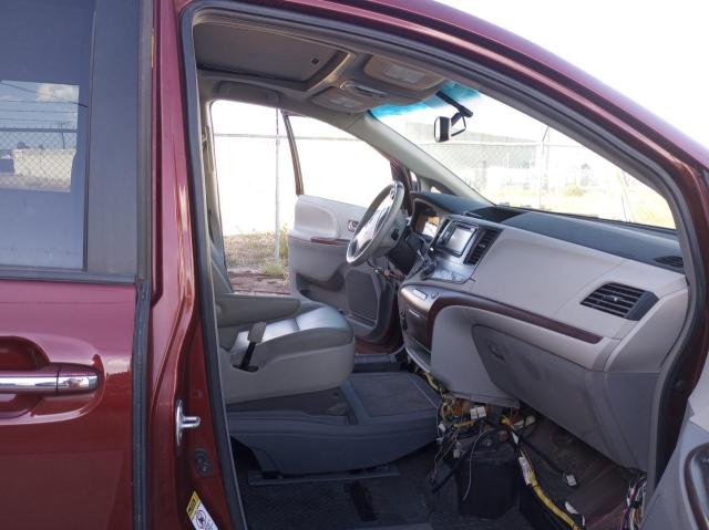 Photo 4 VIN: 5TDYK3DC7DS380752 - TOYOTA SIENNA XLE 