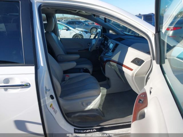 Photo 4 VIN: 5TDYK3DC7DS404855 - TOYOTA SIENNA 