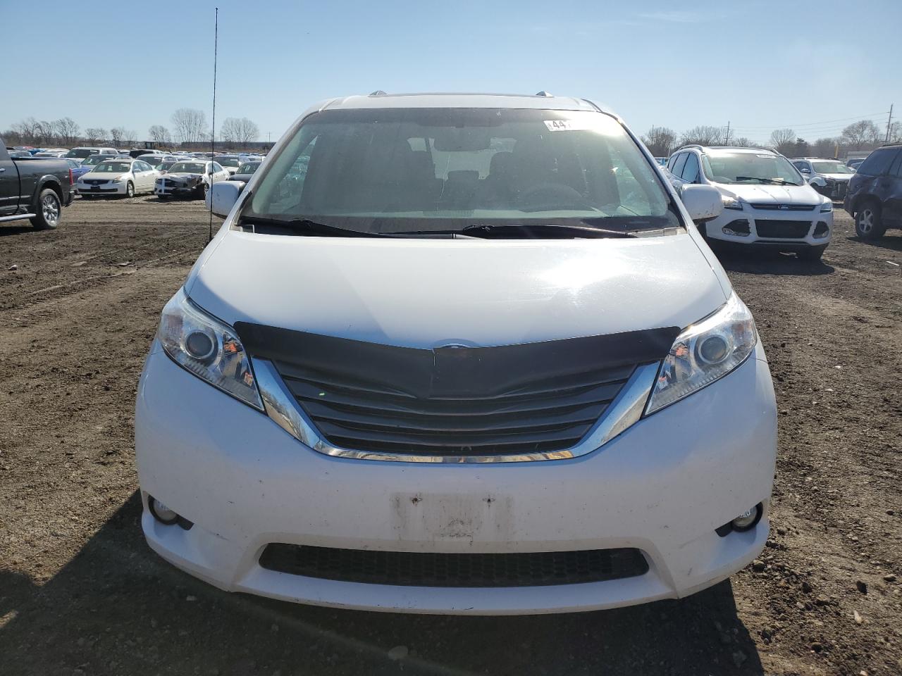 Photo 4 VIN: 5TDYK3DC7ES420975 - TOYOTA SIENNA 