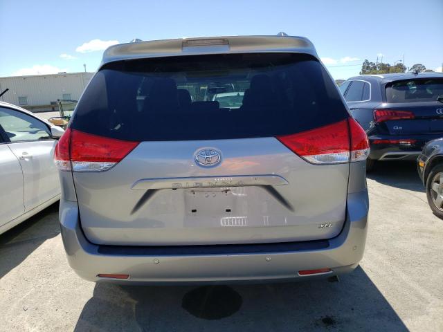 Photo 5 VIN: 5TDYK3DC7ES445018 - TOYOTA SIENNA XLE 