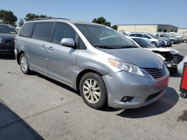 Photo 3 VIN: 5TDYK3DC7ES458674 - TOYOTA SIENNA XLE 